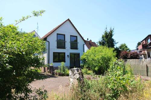 Hinterhaus seitl. - 1 Zimmer Mehrfamilienhaus, Wohnhaus in Dreieich