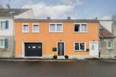Haus Frontansicht - 