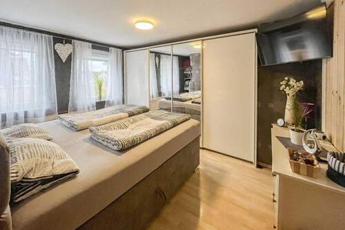 Schlafzimmer 1. OG - 5 Zimmer Reihenmittelhaus in Albertshofen