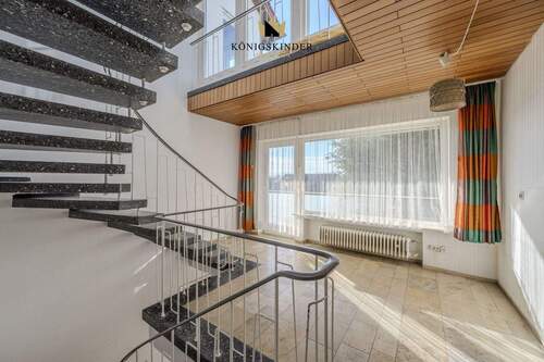 Lichthelles Treppenhaus - 