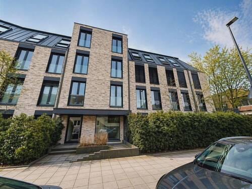 Repräsentativer Hauseingang - Etagenwohnung mit 141,10 m&sup2; in Hannover zum Kaufen