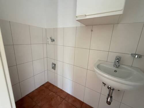 umfunktioniertes Gäste WC für Waschmaschine und Tr - 