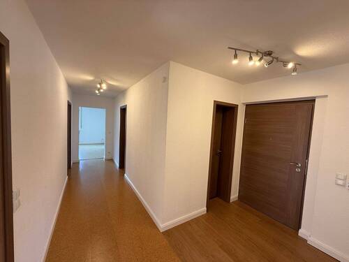 Flur - 4 Zimmer Etagenwohnung zum Kaufen in Bad Waldsee
