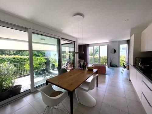 wohnzimmer_kueche - +++ Exklusive 2-Zimmer-Wohnung im Konstanzer Musikerviertel +++ EBK & TG-Stellplatz +++