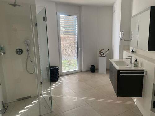 Bad - 2 Zimmer Etagenwohnung zur Miete in Konstanz