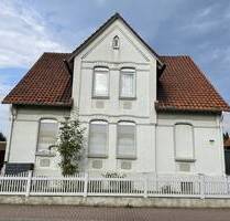 Zweifamilienhaus mit schönem Grundstück, Doppelgarage - Ilsede Ölsburg