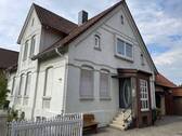 Straßenansicht.jpeg - 8 Zimmer Mehrfamilienhaus, Wohnhaus in Ilsede
