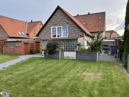 Gartenansicht.jpeg - Mehrfamilienhaus, Wohnhaus mit 300,00 m² in Ilsede zum Kaufen