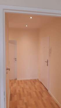 Flur mit Deckenspots - 