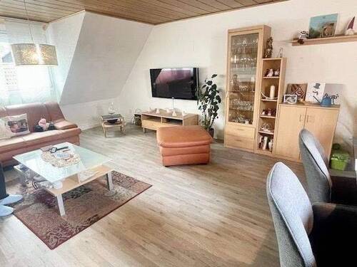 Wohnzimmer - Wohnen - Doppelhaushälfte mit 140,00 m² in Röttenbach zum Kaufen