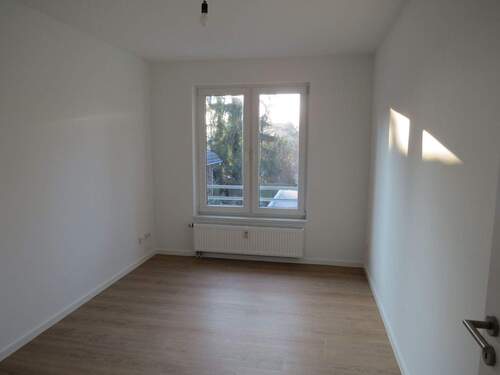 Schlaf- oder Gästezimmer - 2 Zimmer Etagenwohnung zur Miete in Falkensee