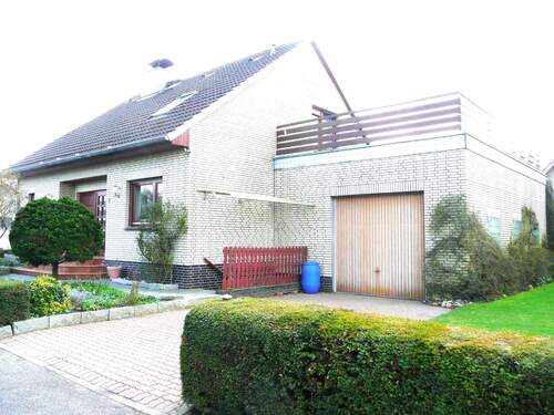 TOP EFH in ruhiger Wohnlage ! - 25485 Hemdingen Einfamilienhaus in massiver Bauweise, Solar , überdachte Gartenterrasse , begehbare Garage , ruhiges Wohngebiet .