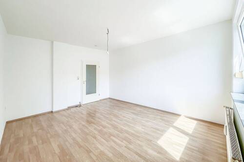 Wohnzimmer andere Ansicht - Etagenwohnung mit 78,10 m&sup2; in Bochum zur Miete