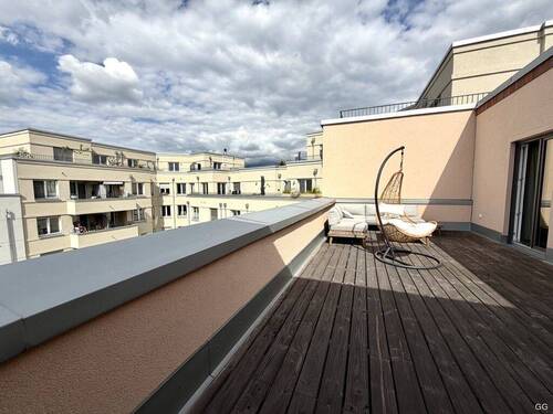 großzügige Dachterrasse - Dachterrasse, Einbauküche und Stellplatz mit Wallbox
