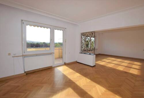Wohnzimmer - 3 Zimmer Etagenwohnung zum Kaufen in Ansbach
