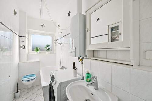 Bad - Etagenwohnung mit 64,70 m² in Berlin zum Kaufen