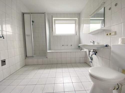 Badezimmer_01.JPG - 
