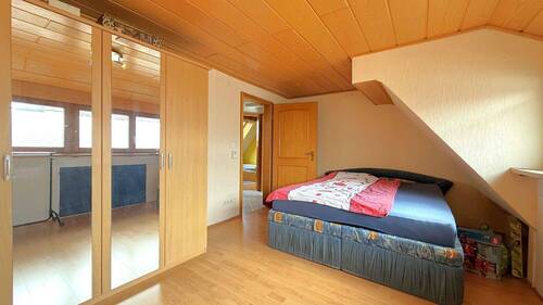 Elternschlafzimmer DG - 