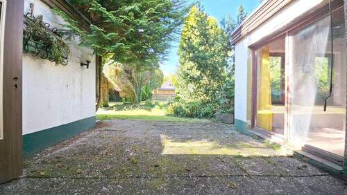 zwischen Anbau und Garage.jpg - 