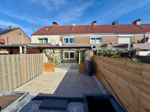 Südseite mit pflegeleichtem Gartenbereich - 3 Zimmer Reihenmittelhaus in Nordhorn