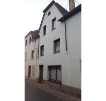 Reihenhaus - geräumig- mit Keller und Freisitz - Neumagen-Dhron