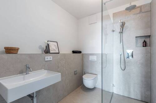 Duschbad - 2 Zimmer Etagenwohnung in München