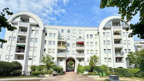 Hausansicht - NEU! Helles Wohnen über den Dächern! Einzigartige 3 Zimmer Wohnung mit Aussicht
