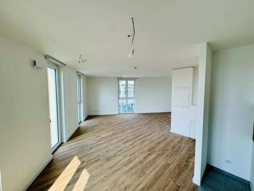 Wohnen/Küche - 2 Zimmer Etagenwohnung in Berlin