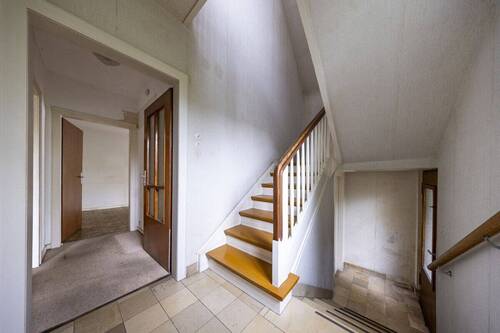 Treppenhaus - 4 Zimmer Doppelhaushälfte in Meerbusch