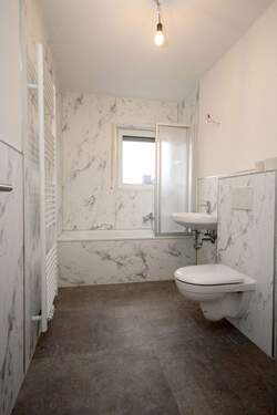 Badezimmer und WM-Anschluss_01.JPG - 