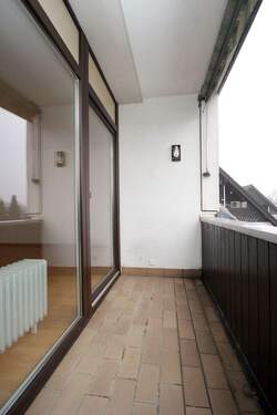 Balkon mit Markise.JPG - 