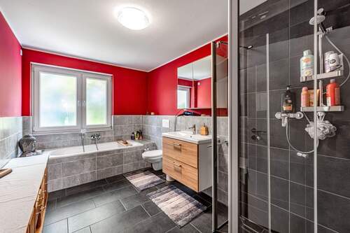 Badezimmer Obergeschoss - Doppelhaushälfte mit 156,00 m&sup2; in Gevelsberg zum Kaufen