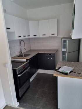 20251202_110539_resized.jpg - Kleine 3 Raumwohnung mit Eibauküche zum Wohlfühlen