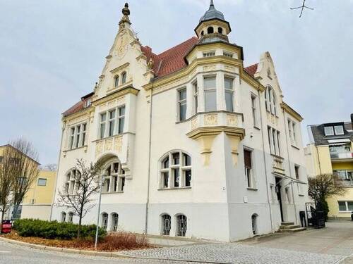 Hausansicht - Repräsentative Büro-Praxisräume im Zentrum von Guben