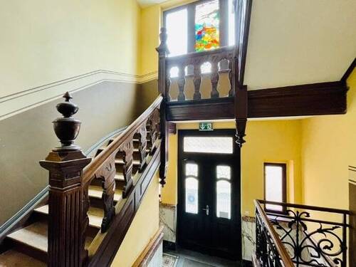 Treppenhaus - 6 Zimmer Büro zur Miete in Guben