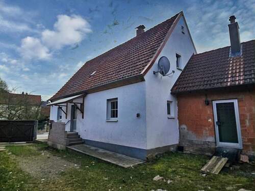 Hofseite - 7 Zimmer Einfamilienhaus in Heustreu