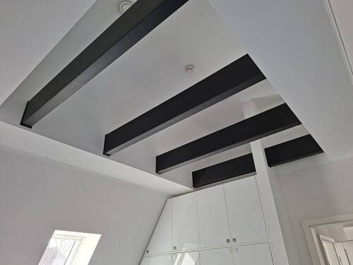 offene Decke mit Sichtbalken - 