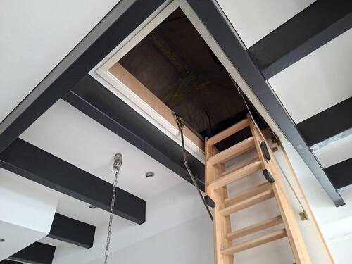 Zugang zum Dachboden - 