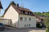 Zweifamilienhaus mit Garage - Freistehendes Zweifamilienhaus in Baden-Baden - Wohnen mit Weitblick und Perspektive