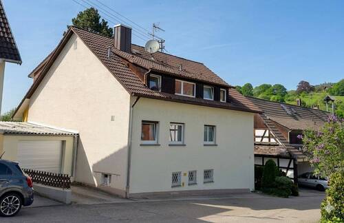 Zweifamilienhaus mit Garage - Freistehendes Zweifamilienhaus in Baden-Baden - Wohnen mit Weitblick und Perspektive