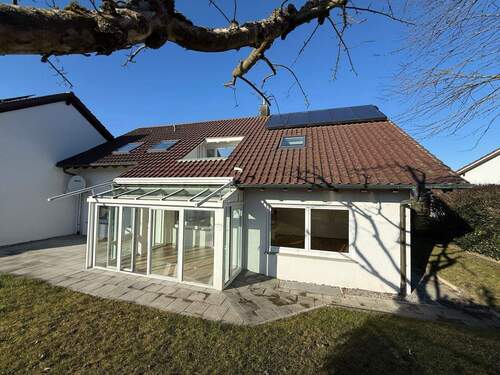 Hausansicht - Zweifamilienhaus in Neubriach: Eleganz und Komfort mit atemberaubender Aussicht und moderner Ausstattung