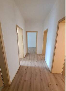 Flur - 3 Zimmer Terrassenwohnung zur Miete in Chemnitz