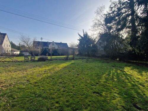 Großes Grundstück - 