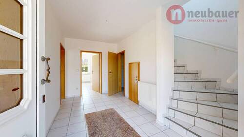 Eingangsbereich - 4 Zimmer Doppelhaushälfte zum Kaufen in Drage / Schwinde
