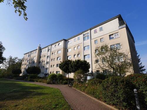 Hausansicht - 2,5 Zimmer-Wohnung mit Balkon - 700,00&nbsp;EUR Kaltmiete, ca.&nbsp; 66,70&nbsp;m&sup2;&nbsp;Wohnfl&auml;che