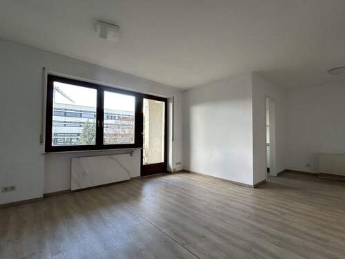 Wohnen Blick zur Küche - 1 Zimmer Etagenwohnung zum Kaufen in Spardorf