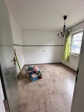 tempImage5O6F78.jpg - 