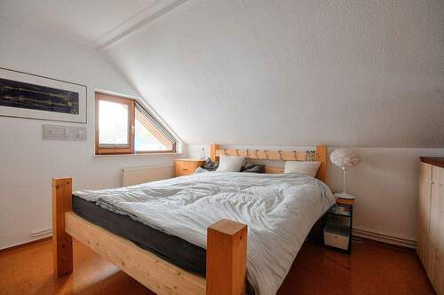 Whg-Kücknitz-Schlafzimmer-1 - 