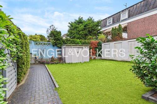 Grundstück mit Geräte-/Fahrradhäuschen - 9 Zimmer Mehrfamilienhaus, Wohnhaus in Hamburg