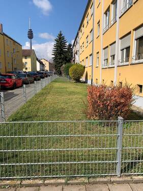 Hausansicht - Helle 3-Zimmer-Wohnung in Nürnberg Schweinau
